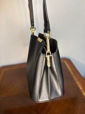 Classic Black Crossbody Bag - Timeless Everyday Style